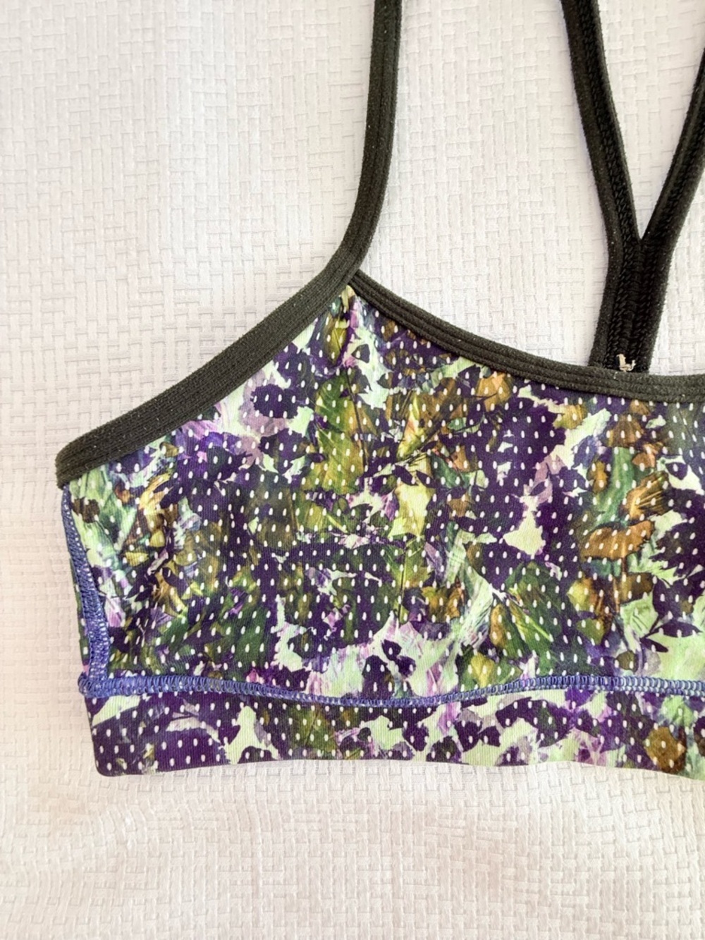 LULULEMON Flow Y Bra IV
Floral Sport White Multi / Gator Green | W2848S - Picture 3 of 11